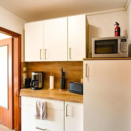 Lägenhet Ferienapartment-sonnenschein-zwischen-ostseestrand-und-bodden