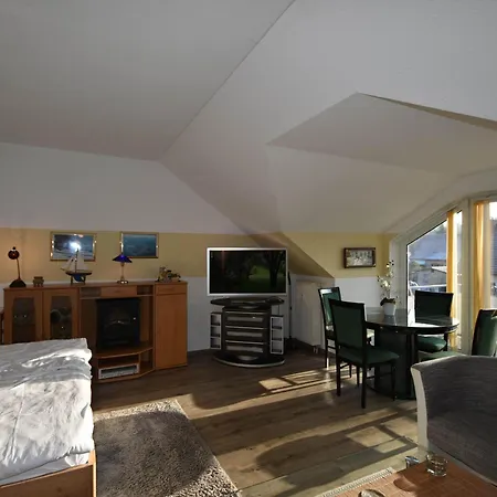 Appartement Ferienapartment-sonnenschein-zwischen-ostseestrand-und-bodden *