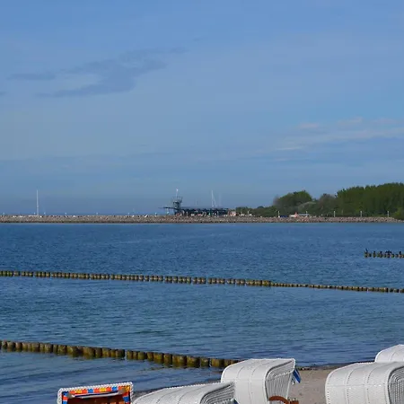 Ferienapartment-sonnenschein-zwischen-ostseestrand-und-bodden * Glowe